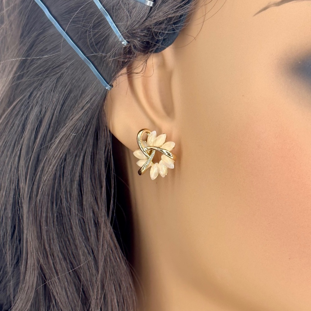 Exquisite Flower Stud Earrings